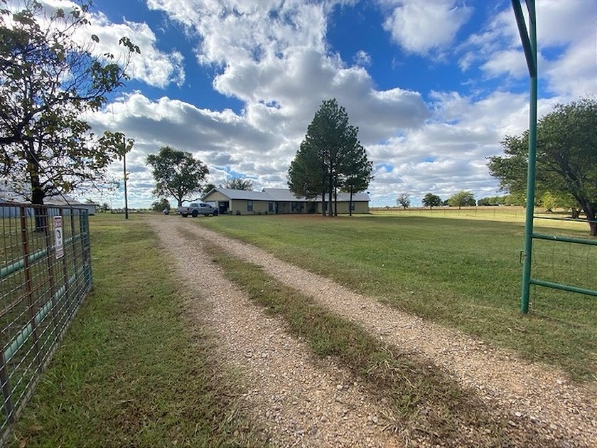 4048 Farm Road 128 Ben Franklin TX 75415