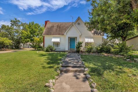 1002 W 3rd Street Clifton TX 76634