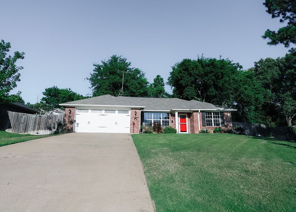 401 Mission Crest Circle Lindale TX 75771