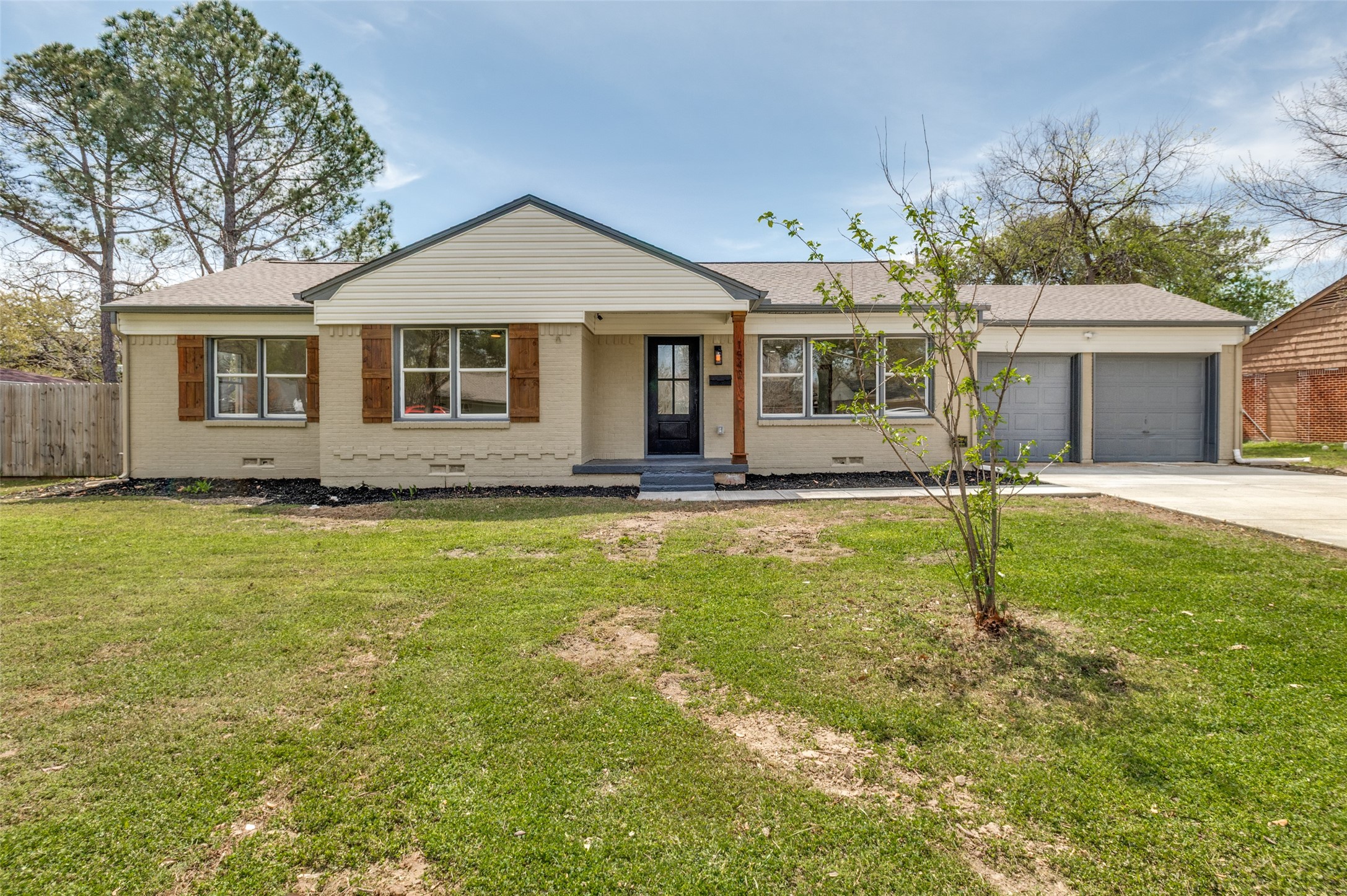 1542 W 5th Street Irving TX 75060