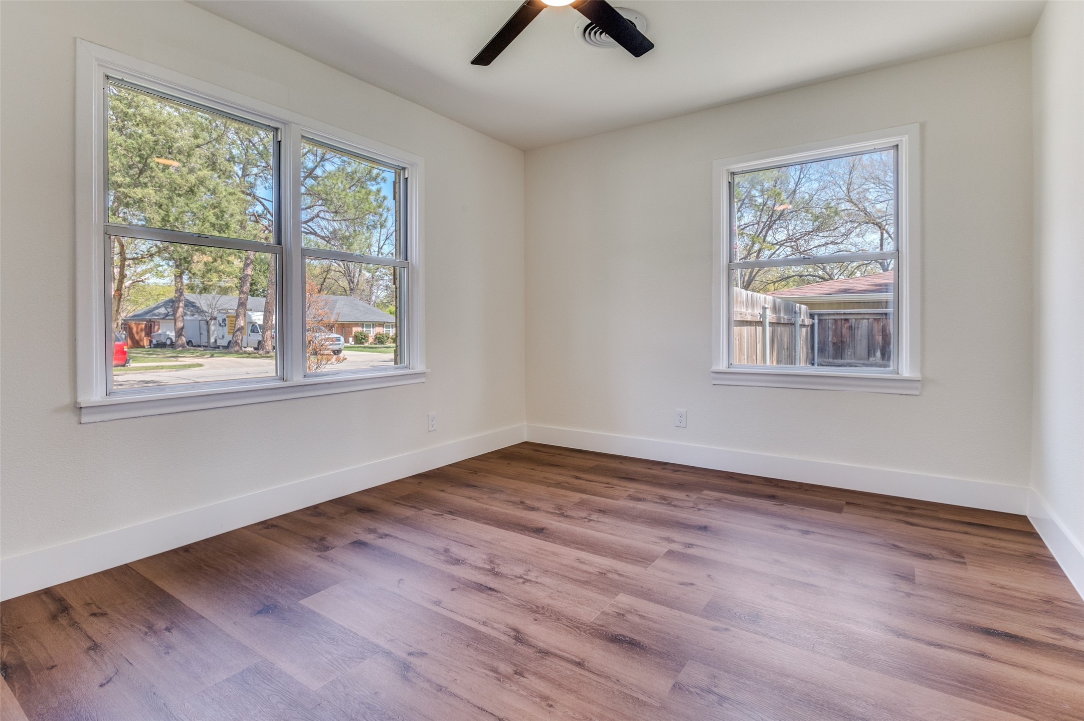 1542 W 5th Street Irving TX 75060