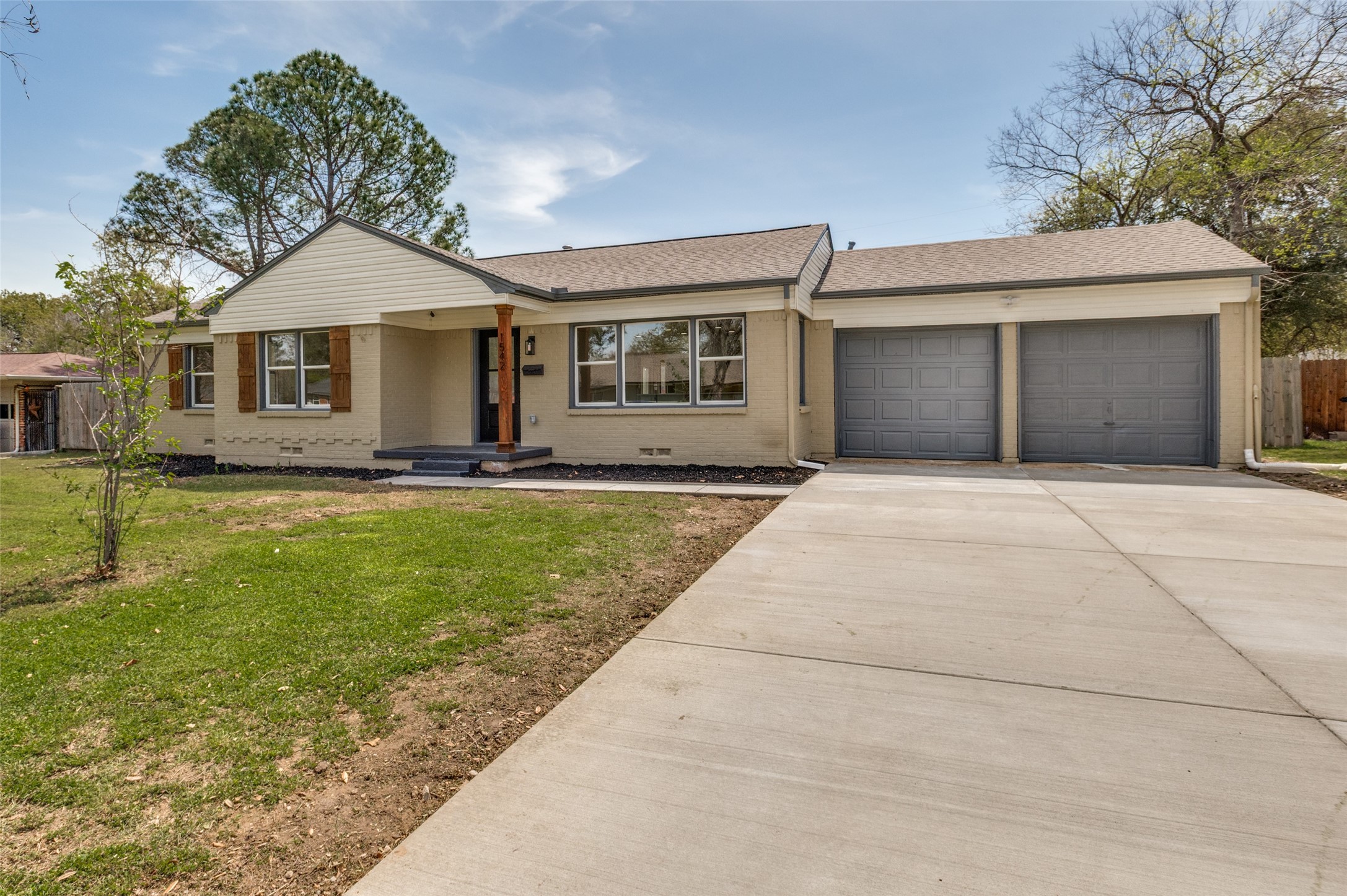 1542 W 5th Street Irving TX 75060