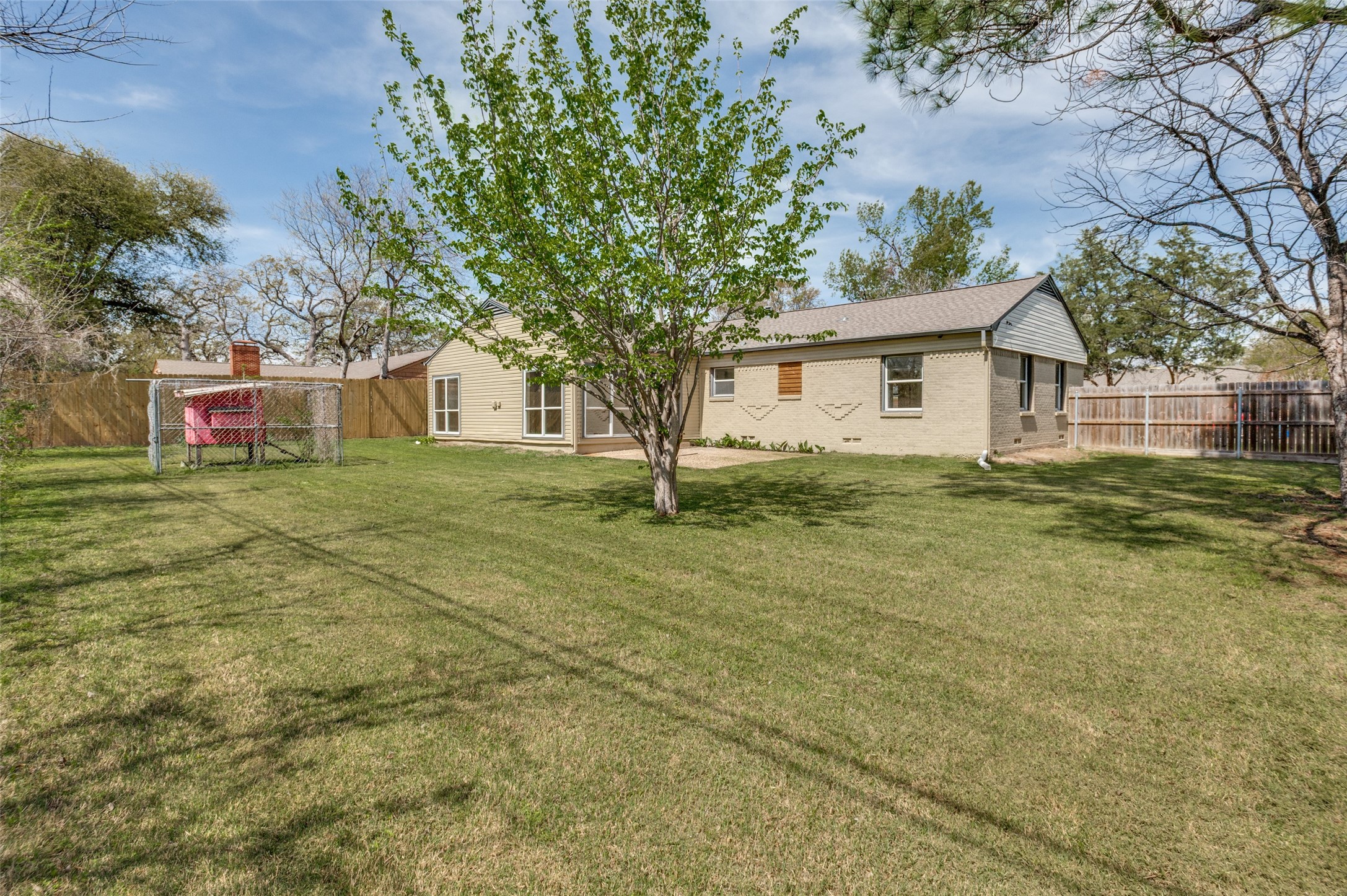 1542 W 5th Street Irving TX 75060