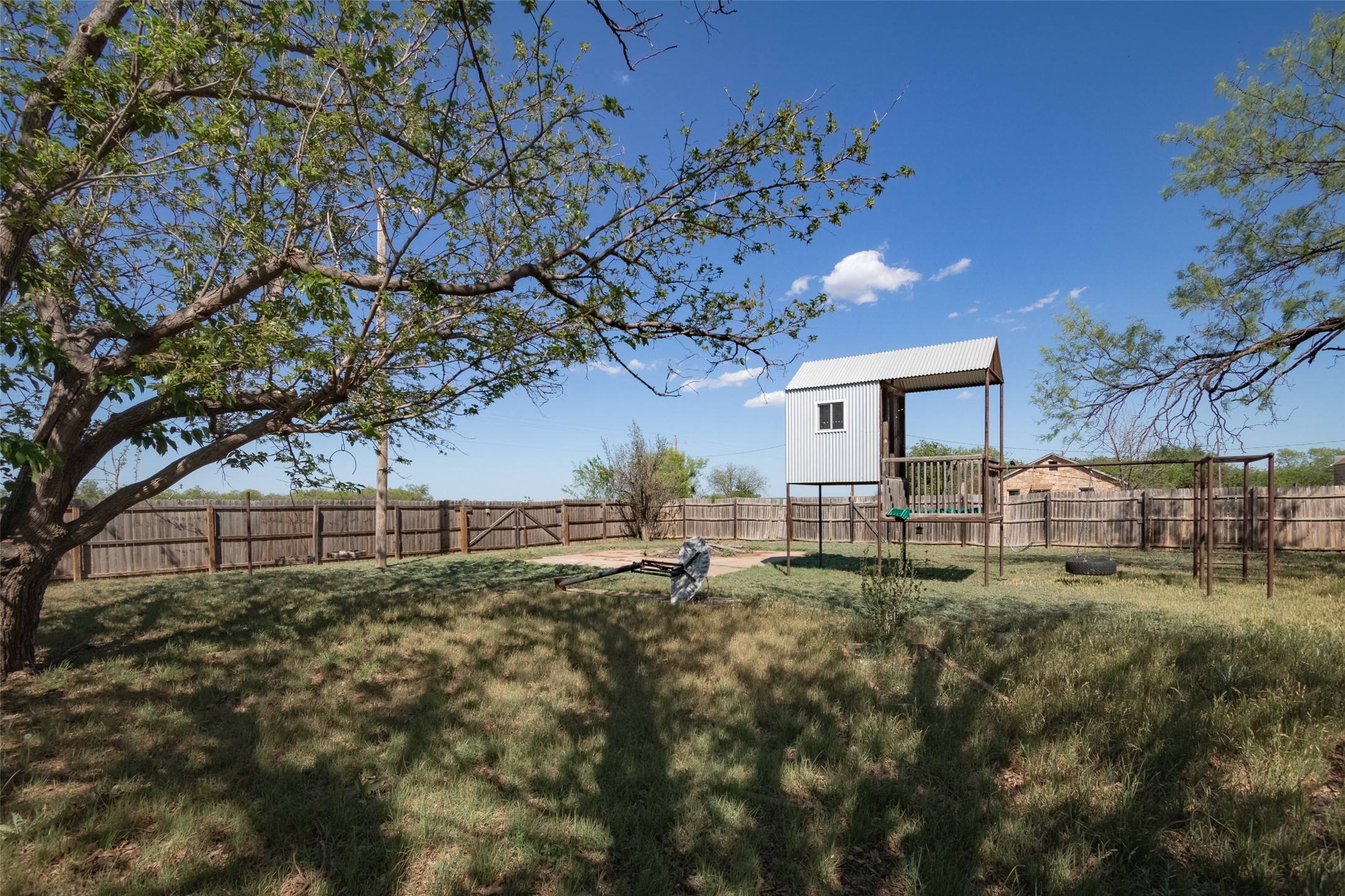 242 E Hamilton Street Lueders TX 79553