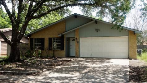 317 E Ferndale Lane Grand Prairie TX 75052