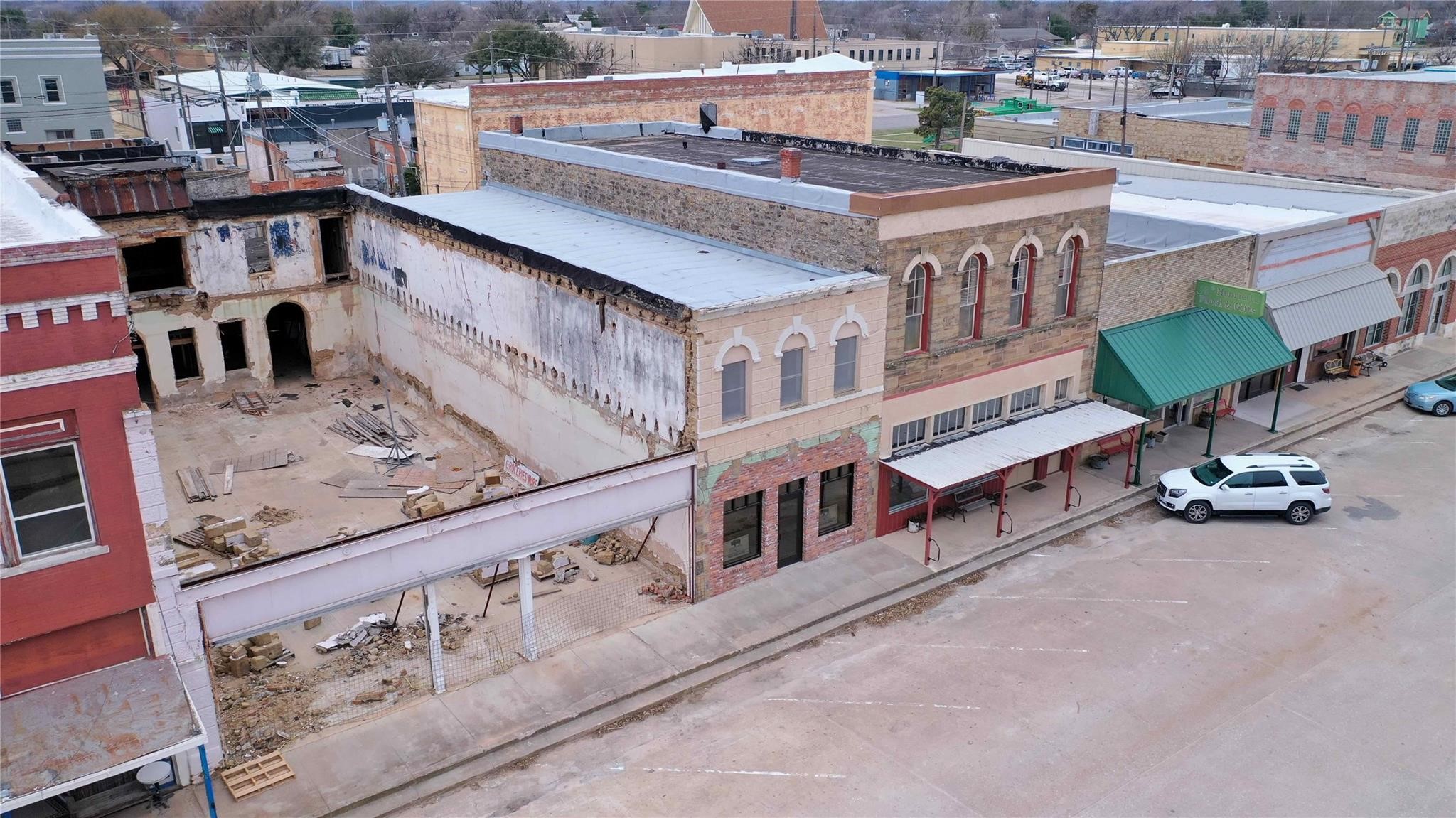 111 W Gilbert Street Henrietta TX 76365