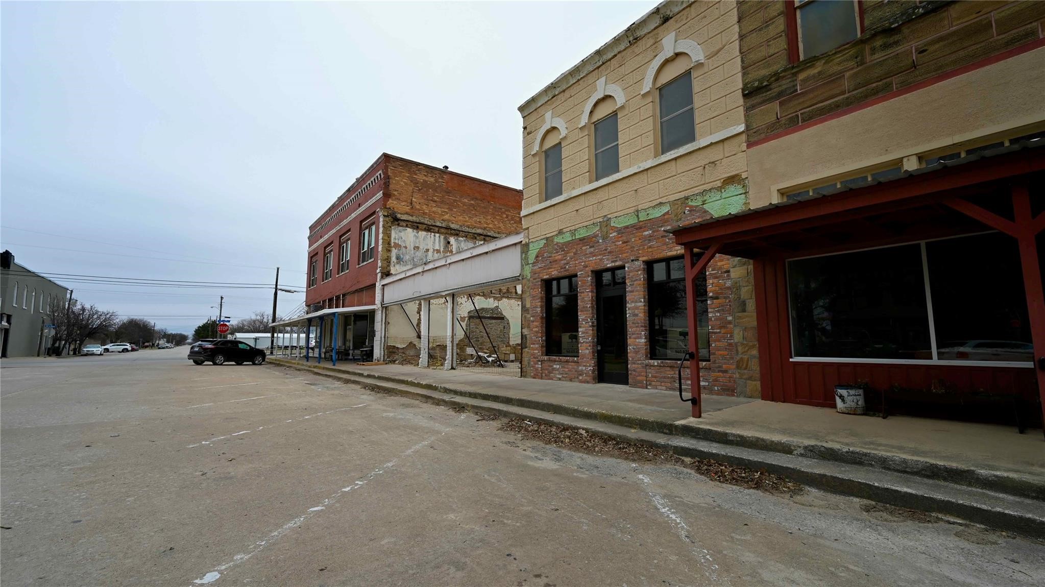 111 W Gilbert Street Henrietta TX 76365