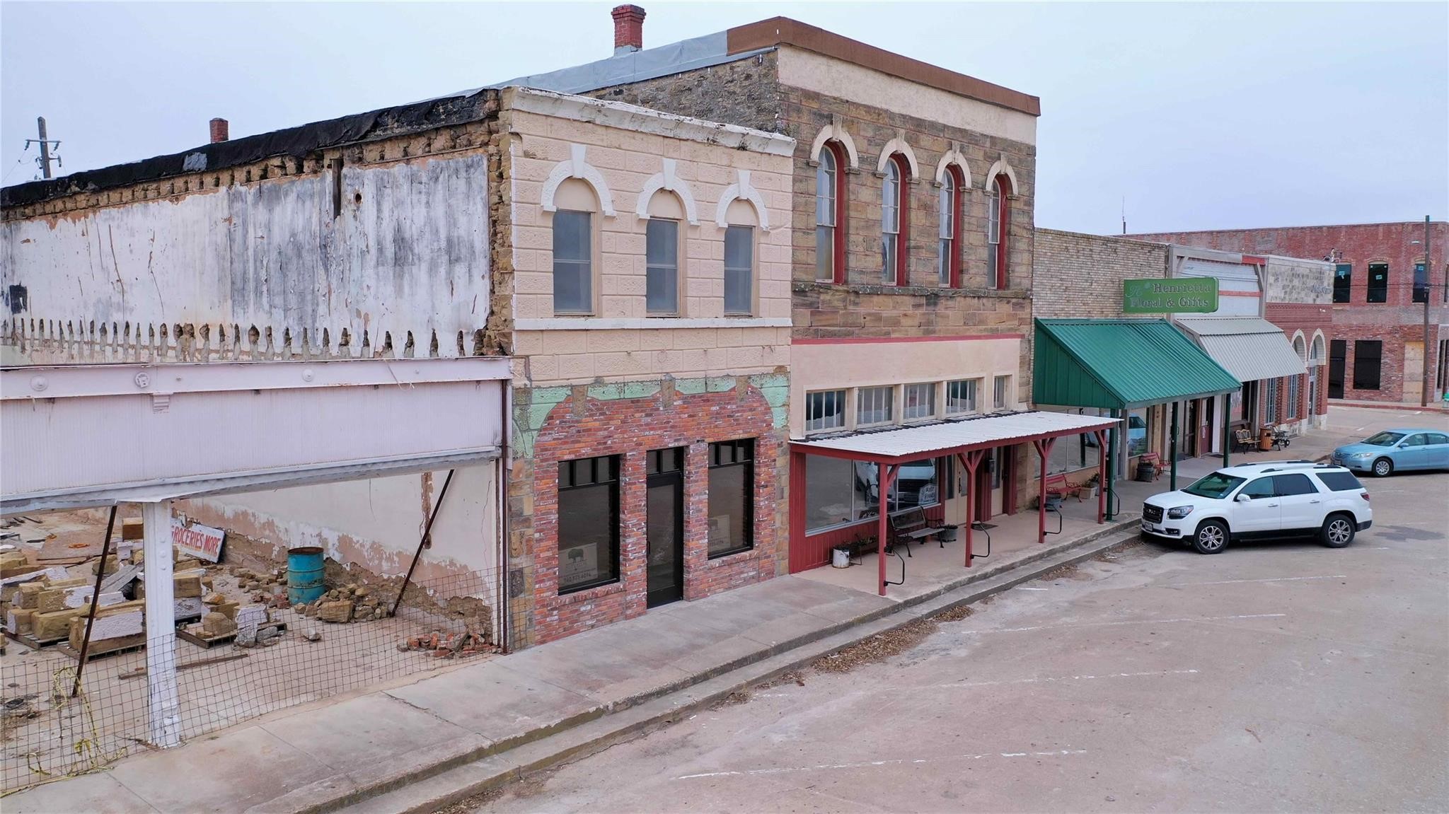 111 W Gilbert Street Henrietta TX 76365