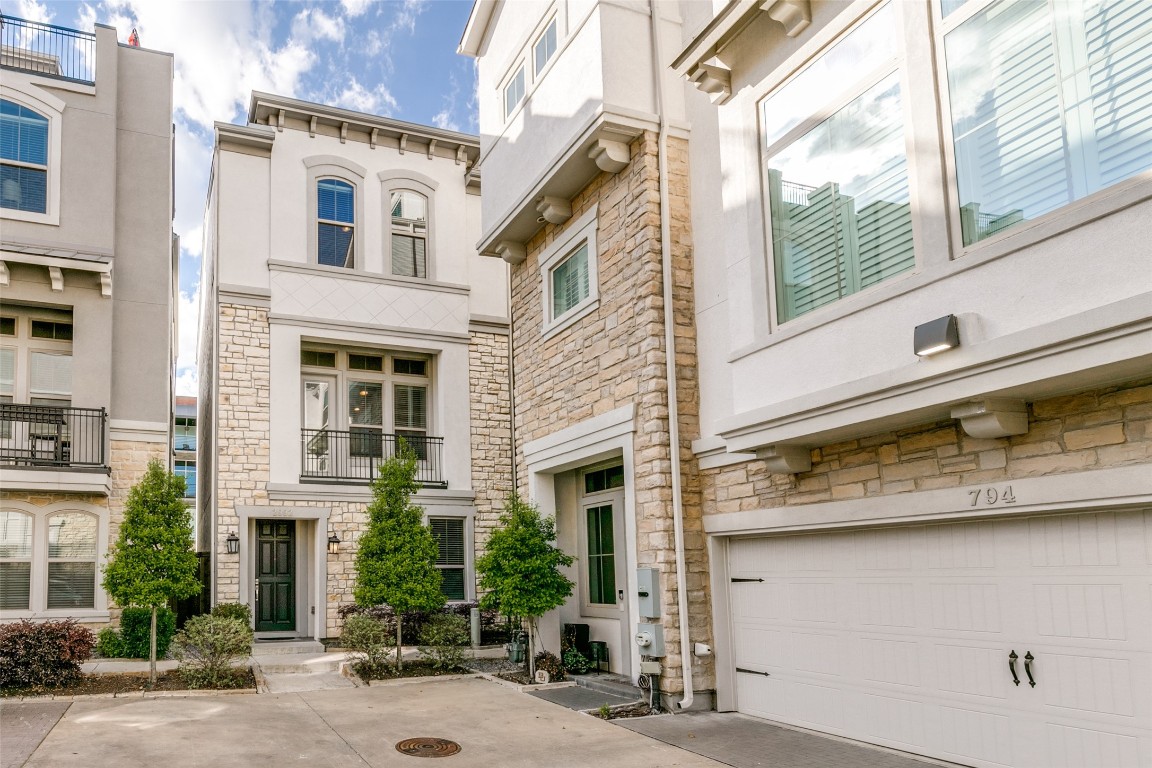 2992 Carmel Street Dallas TX 75204