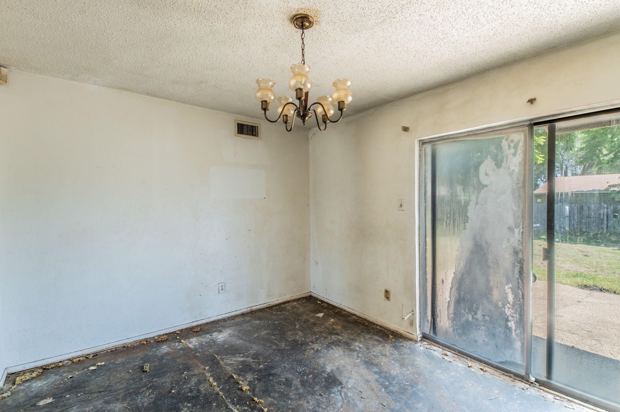 1605 Whiteoak Drive Garland TX 75040