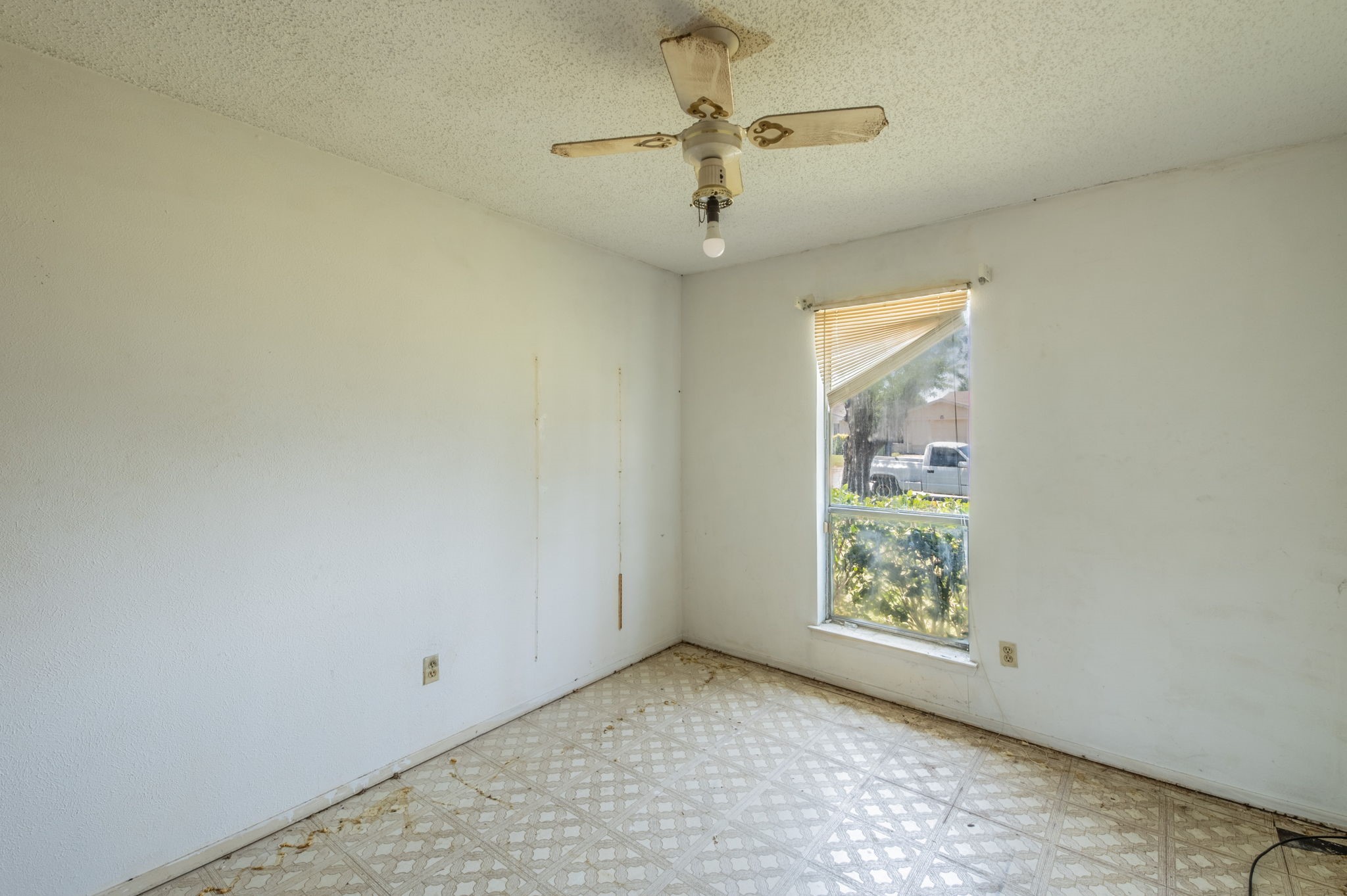 1605 Whiteoak Drive Garland TX 75040
