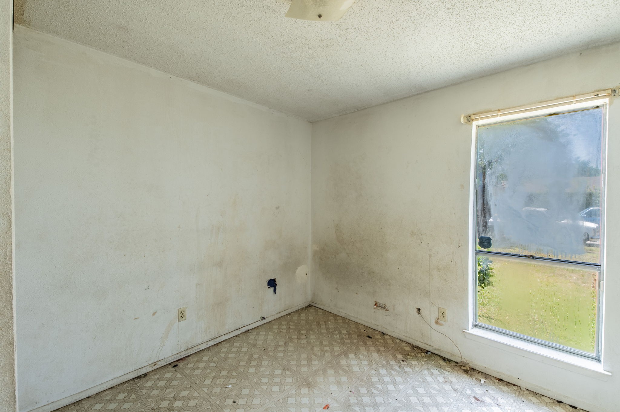 1605 Whiteoak Drive Garland TX 75040