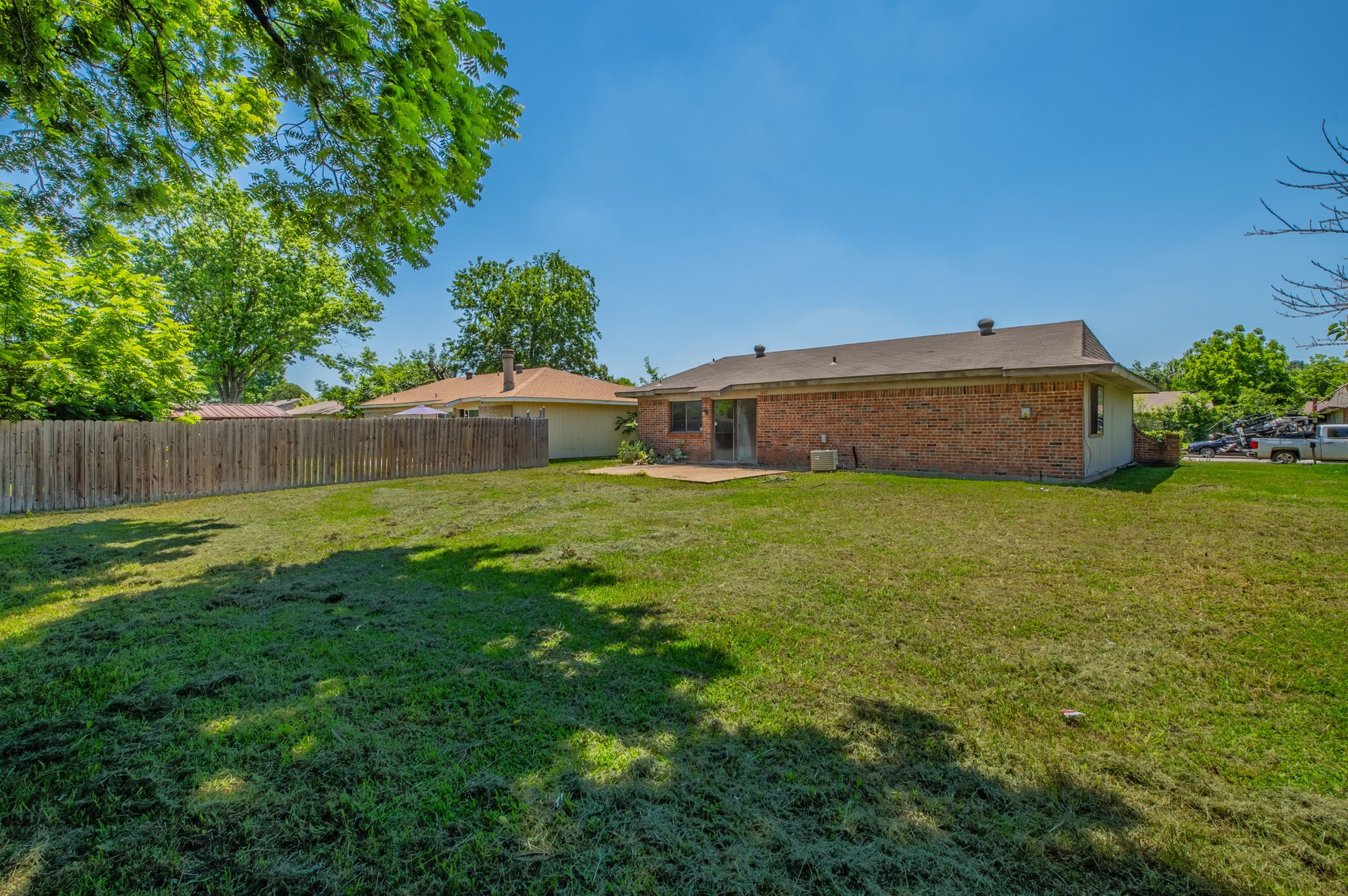 1605 Whiteoak Drive Garland TX 75040