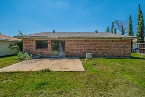 1605 Whiteoak Drive Garland TX 75040