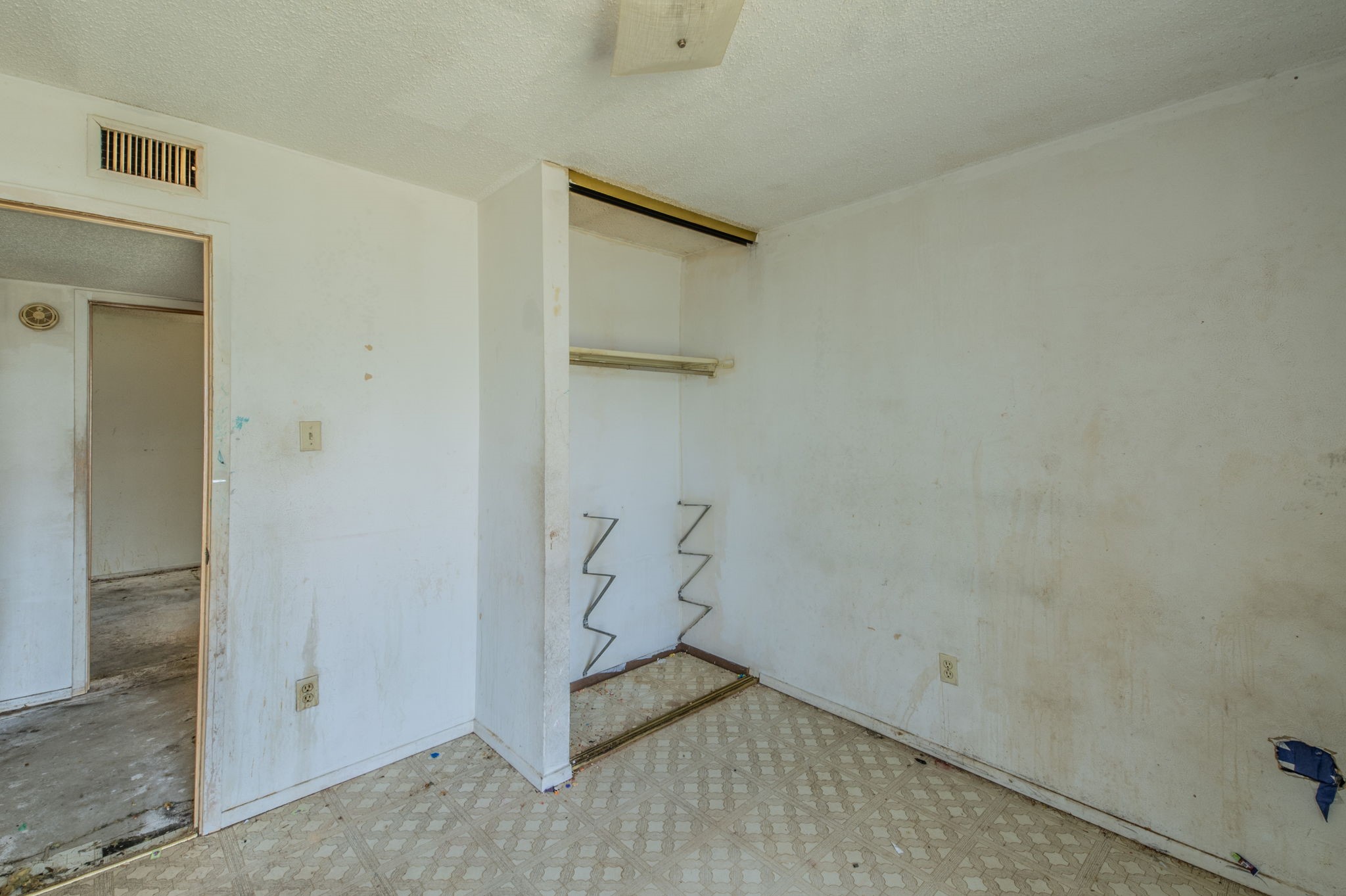 1605 Whiteoak Drive Garland TX 75040