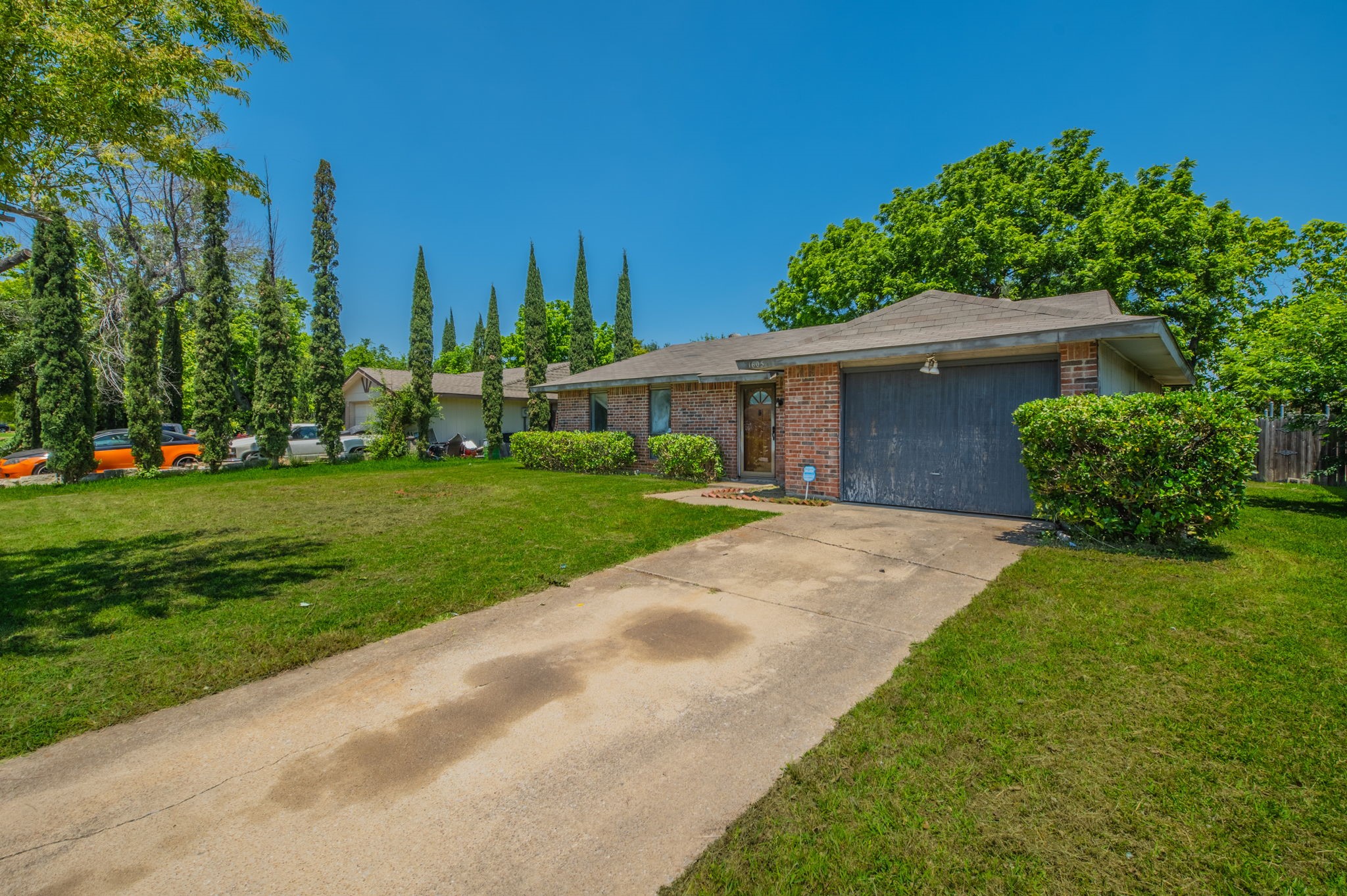 1605 Whiteoak Drive Garland TX 75040