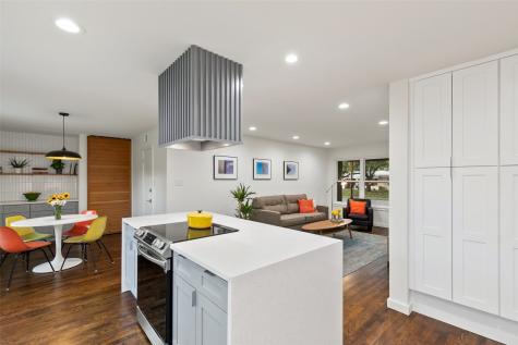 2528 San Paula Avenue Dallas TX 75228