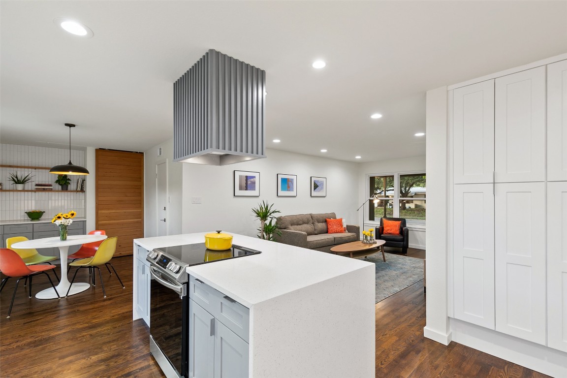 2528 San Paula Avenue Dallas TX 75228