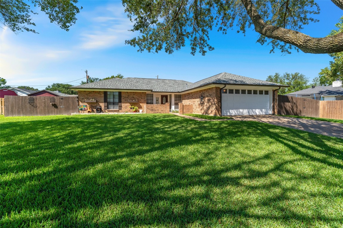 1004 Hyde Park Boulevard Cleburne TX 76033