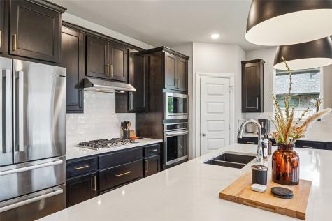 1800 Pelham Drive Aubrey TX 76227