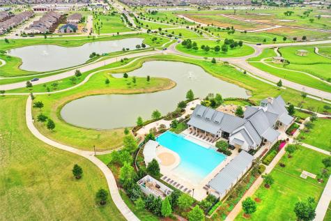 1800 Pelham Drive Aubrey TX 76227