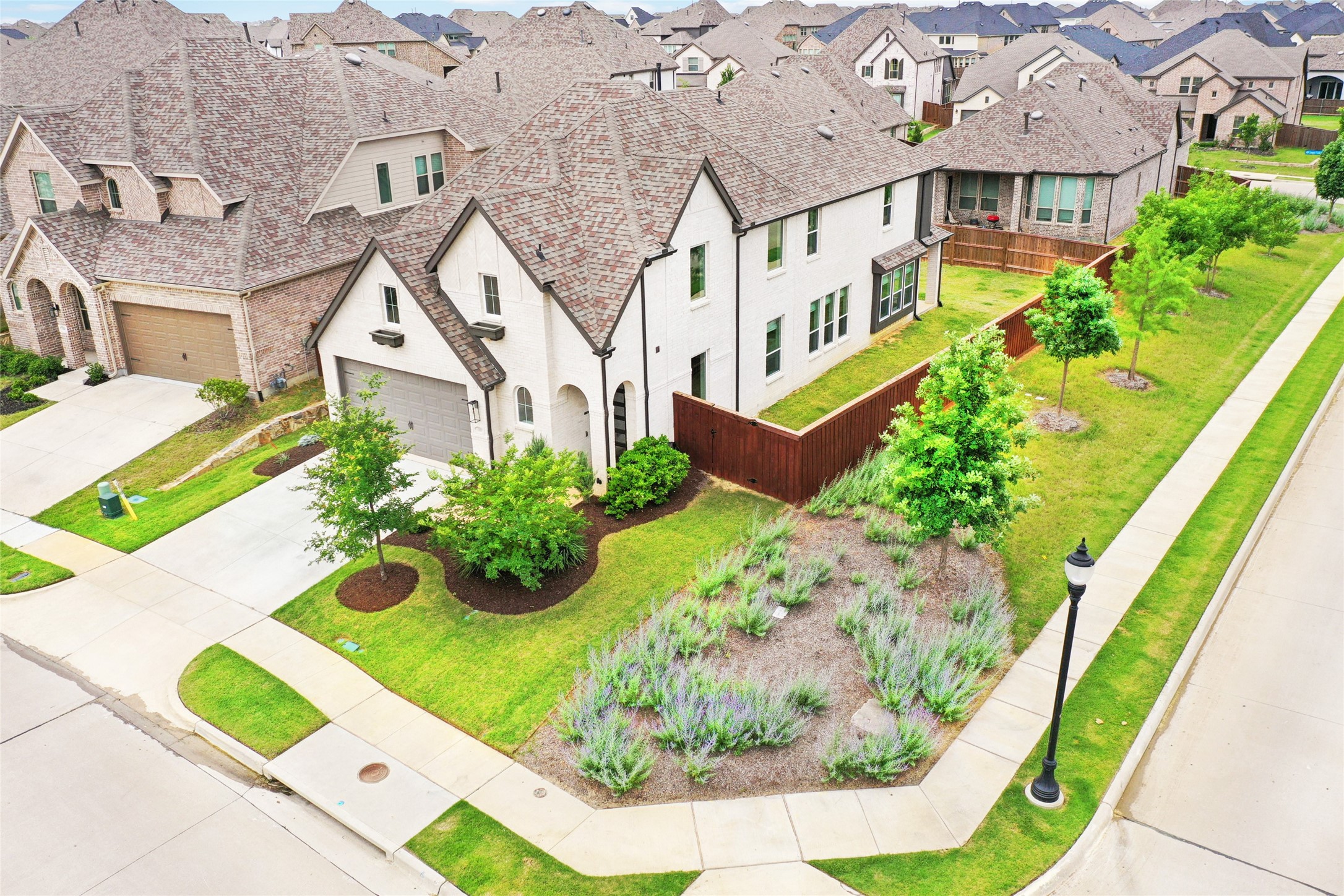 1800 Pelham Drive Aubrey TX 76227