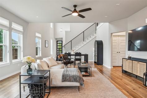1800 Pelham Drive Aubrey TX 76227