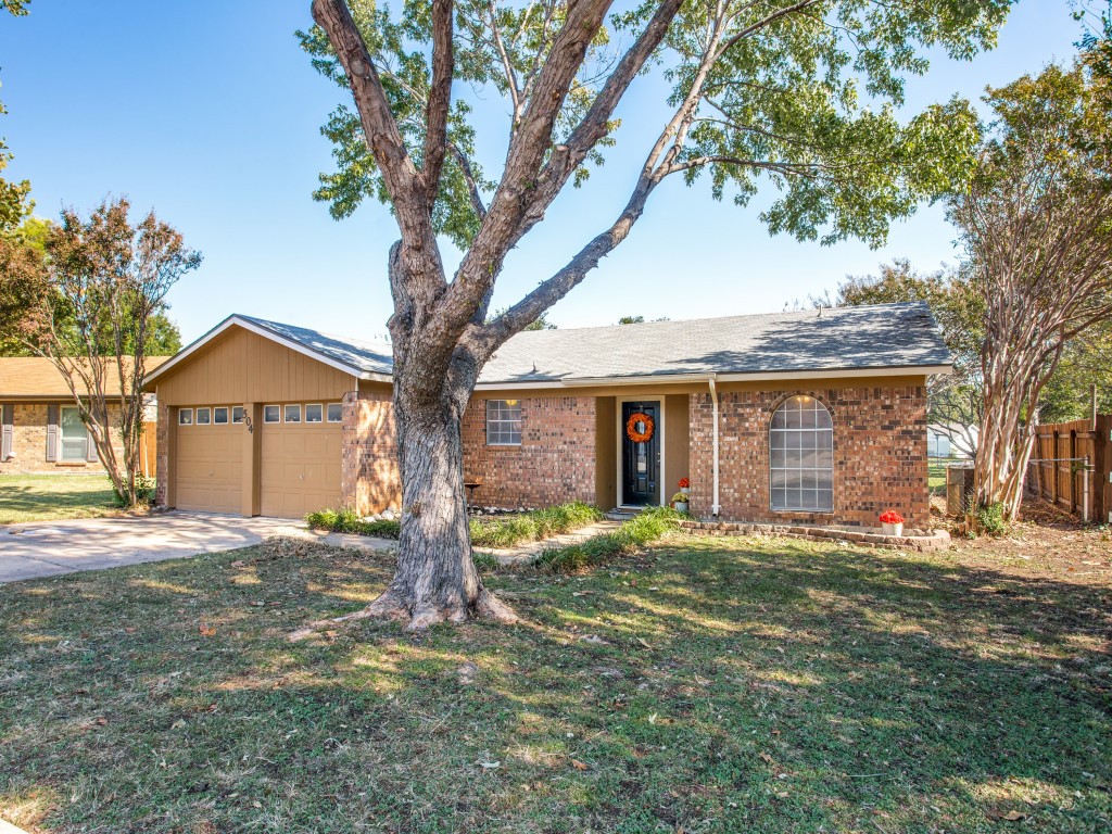 504 Sierra Blanca Drive Saginaw TX 76179