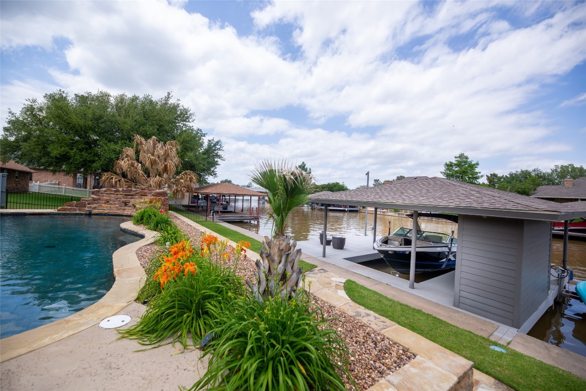2505 Pebble Drive Granbury TX 76048