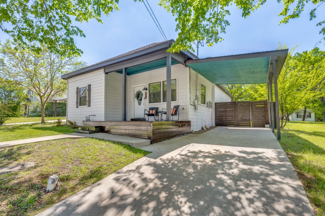 608 Baker Street Denison TX 75020