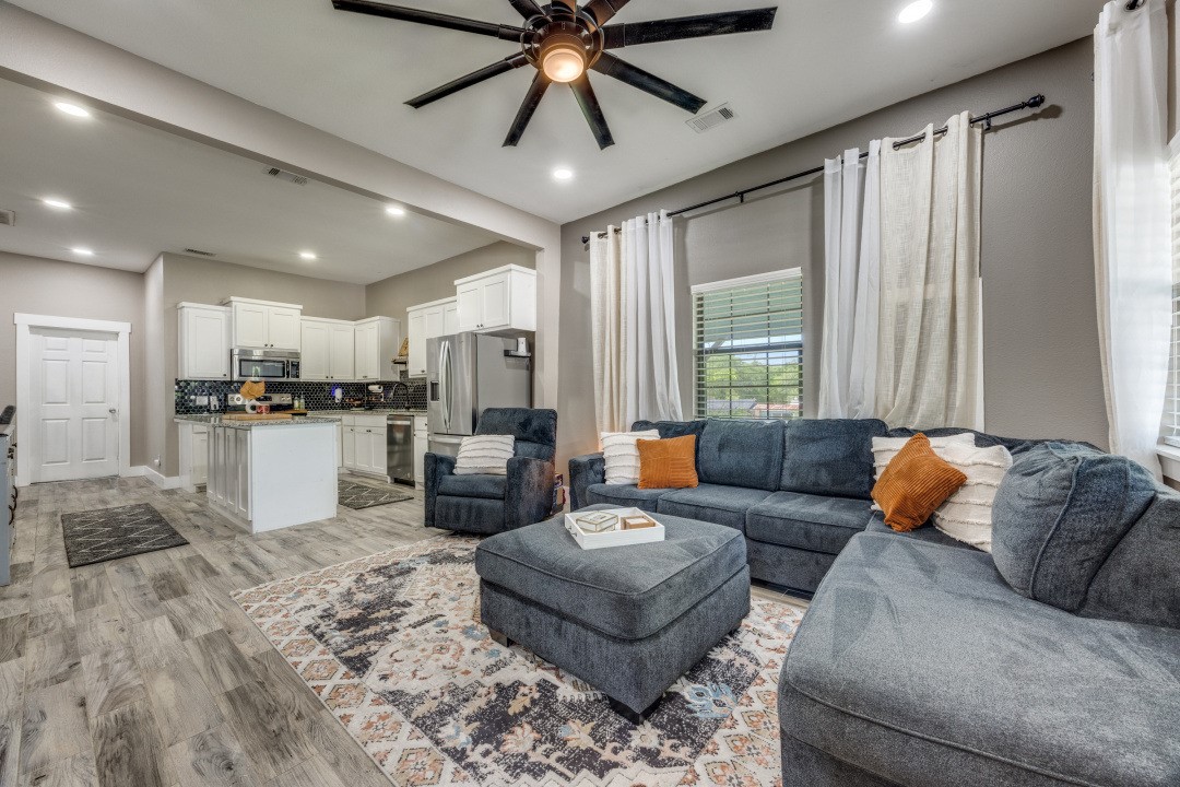 608 Baker Street Denison TX 75020