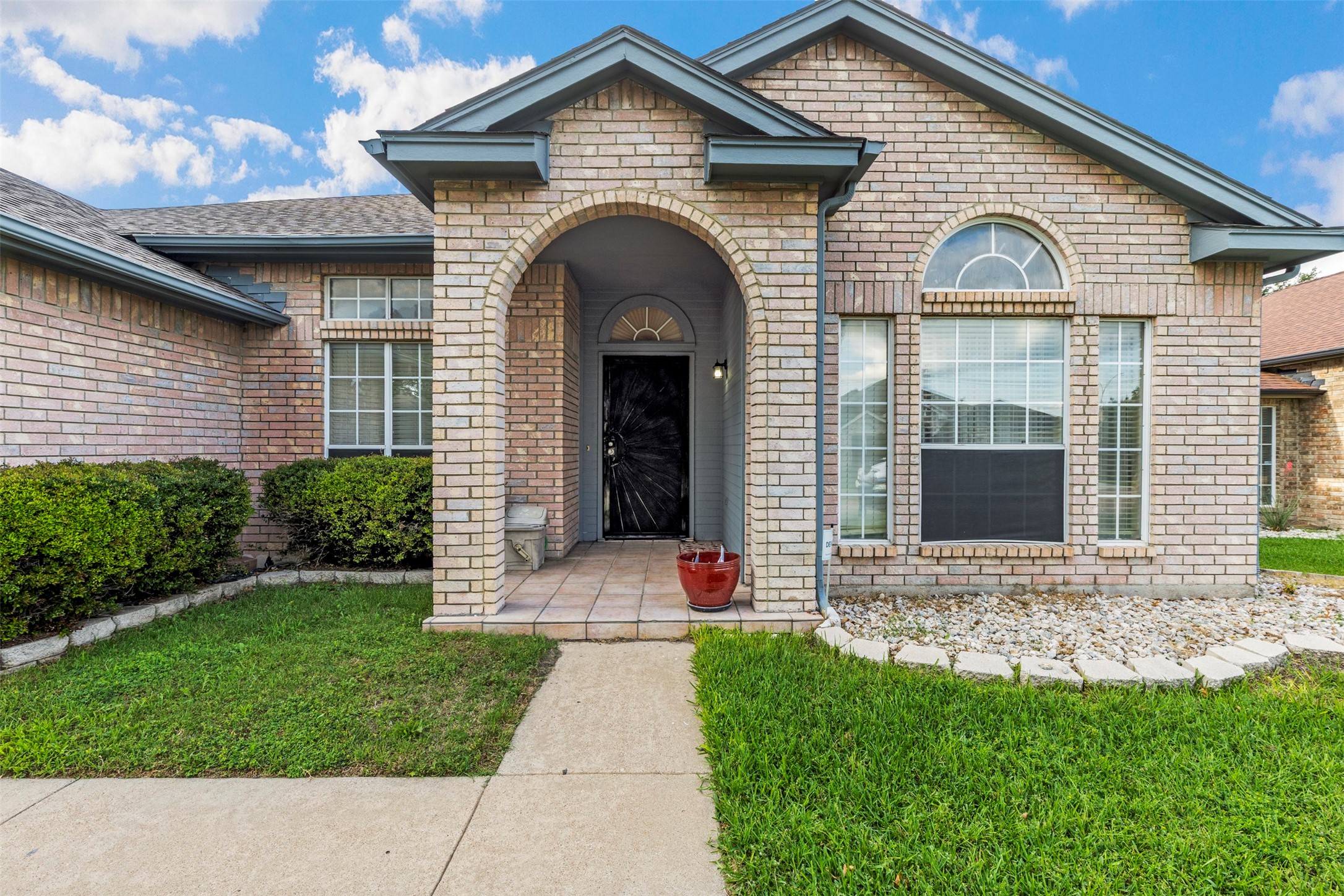 2315 Brisbane Drive Arlington TX 76018
