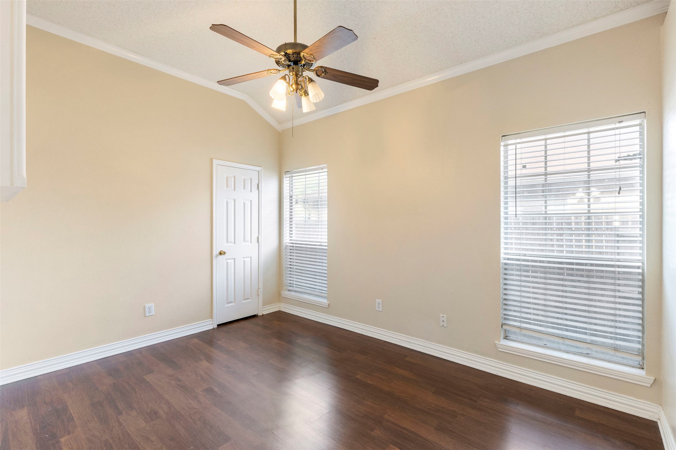 2315 Brisbane Drive Arlington TX 76018