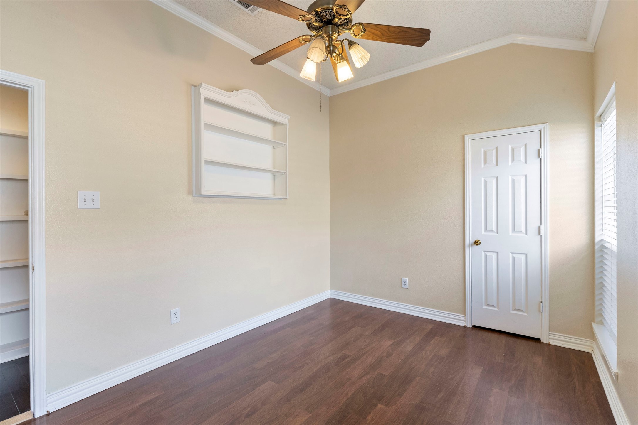 2315 Brisbane Drive Arlington TX 76018