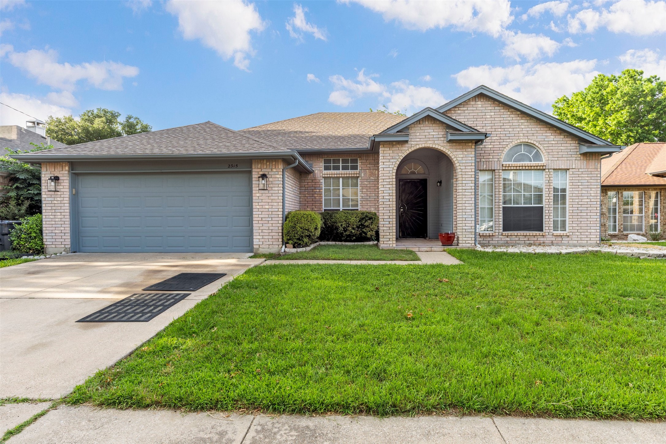 2315 Brisbane Drive Arlington TX 76018
