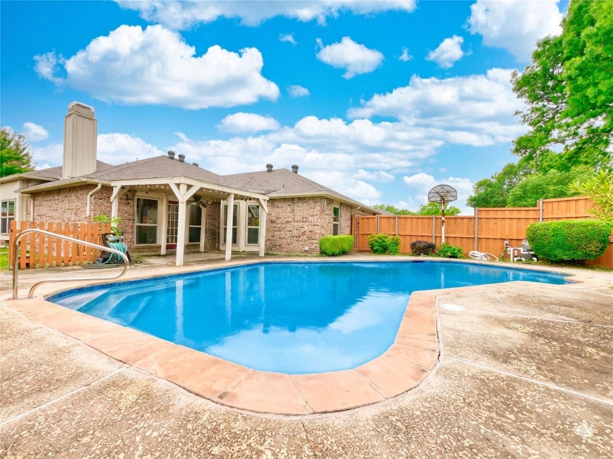269 E Ridgegate Drive Garland TX 75040