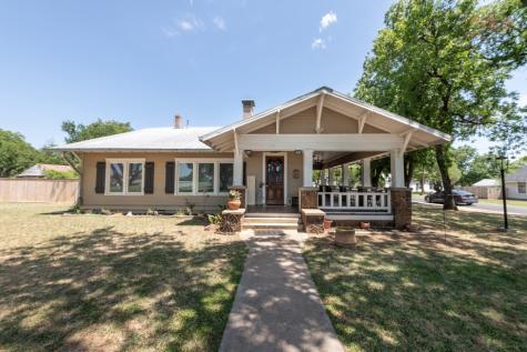 616 E Gilbert Street Henrietta TX 76365