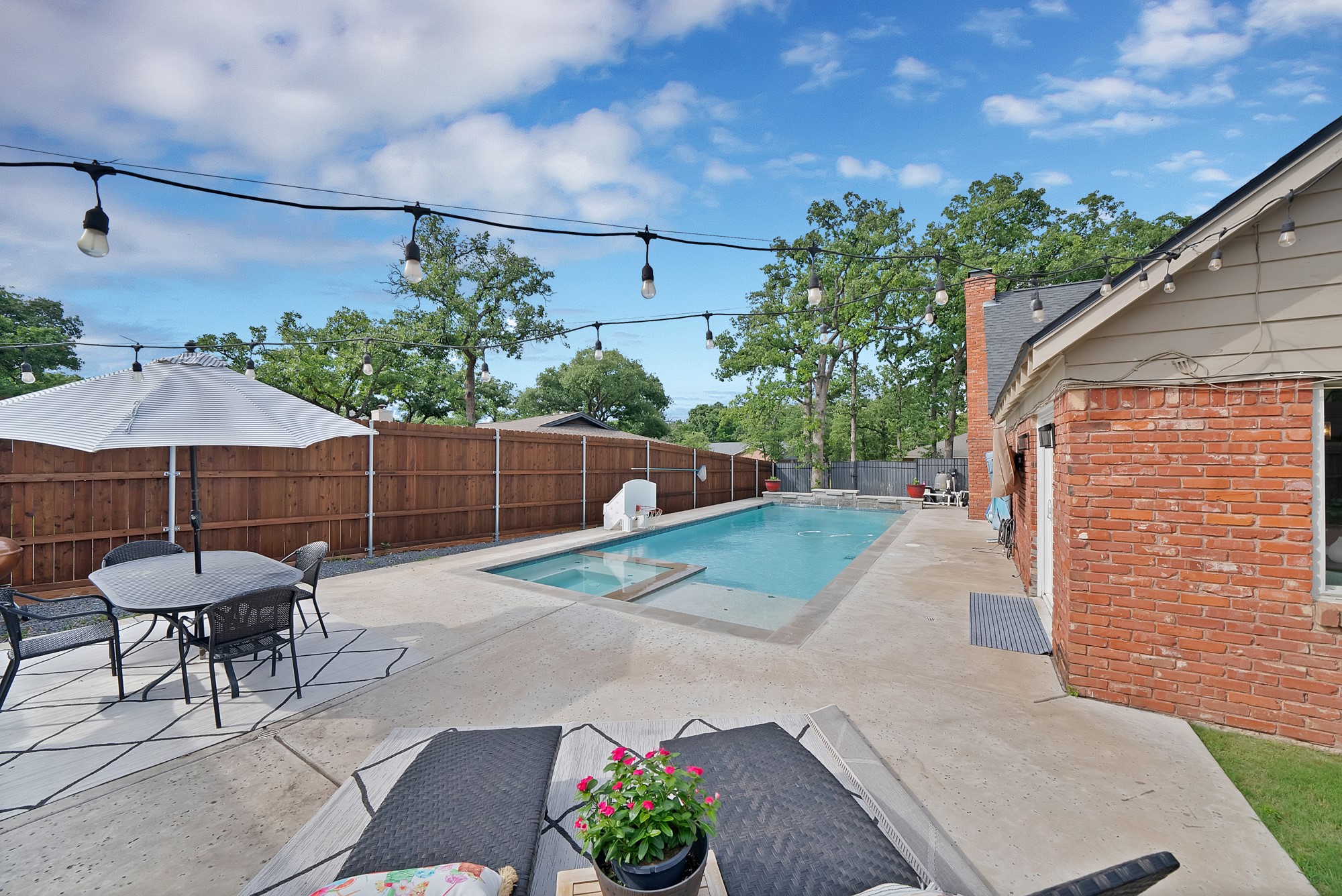 1710 Hilltop Lane Pantego TX 76013