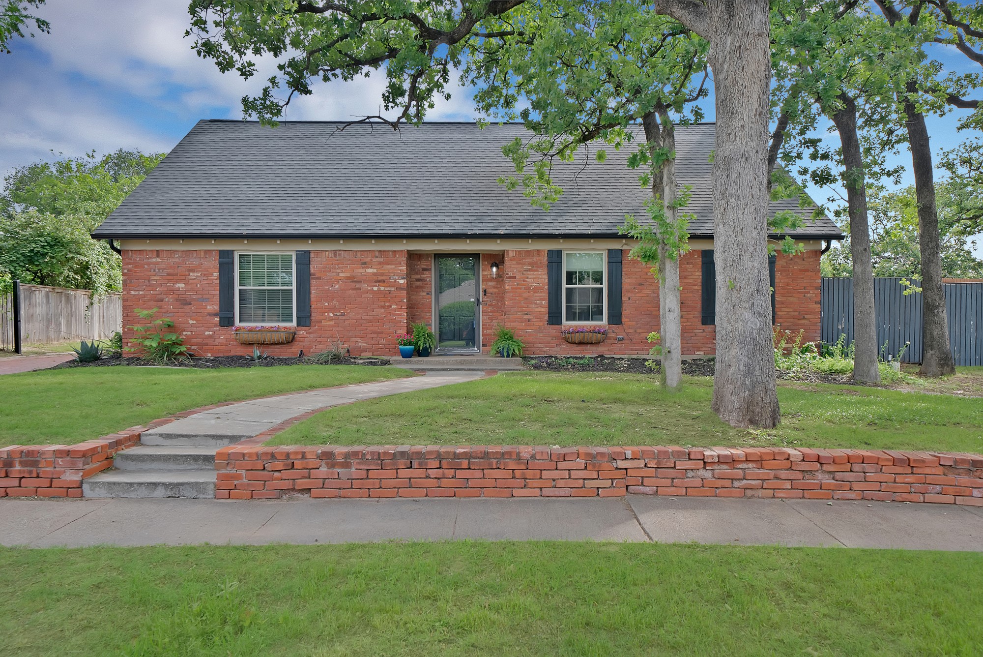 1710 Hilltop Lane Pantego TX 76013