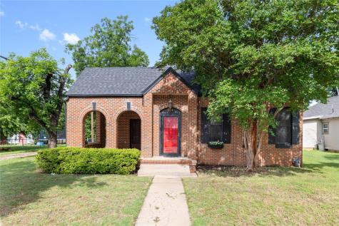 204 S Nueces Street Coleman TX 76834