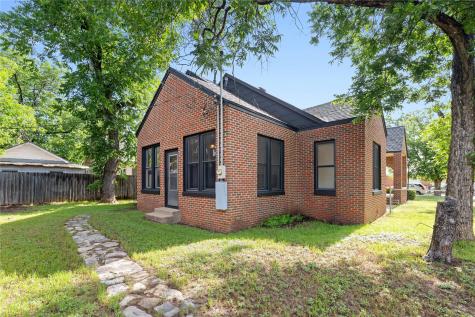 204 S Nueces Street Coleman TX 76834
