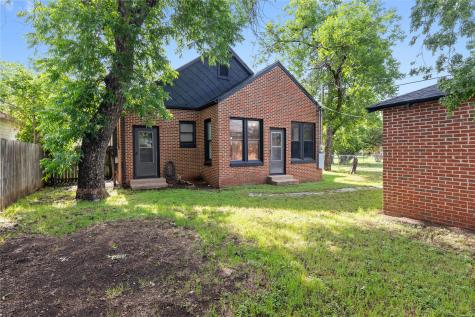 204 S Nueces Street Coleman TX 76834