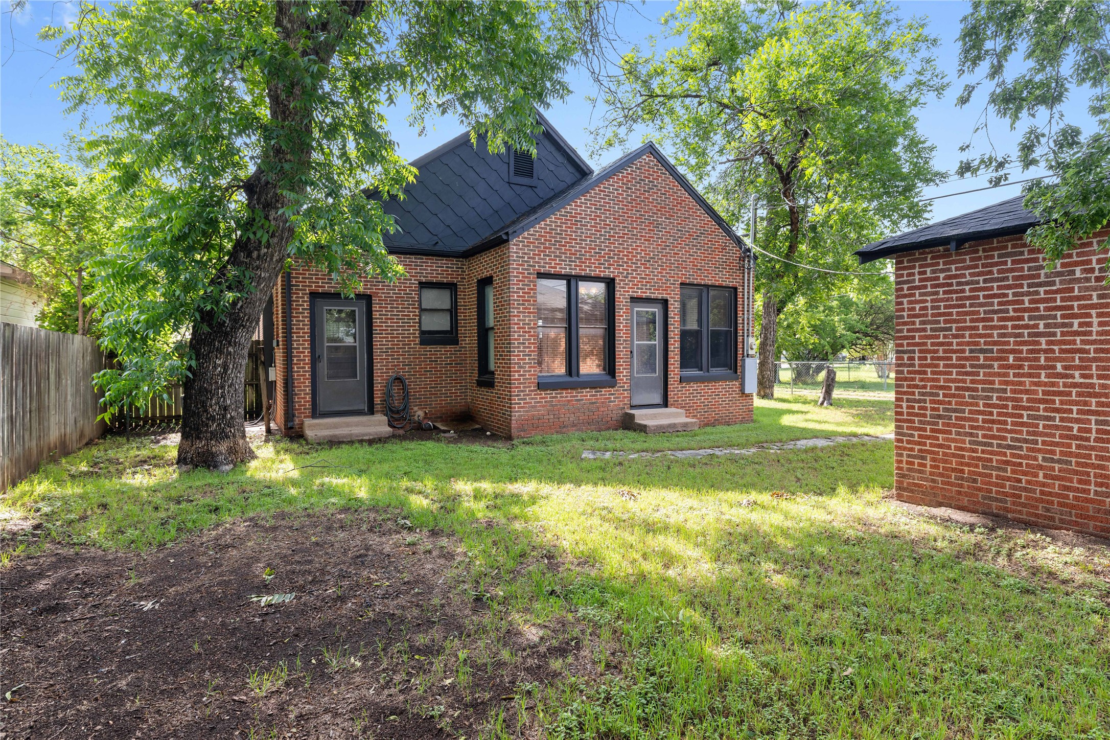 204 S Nueces Street Coleman TX 76834