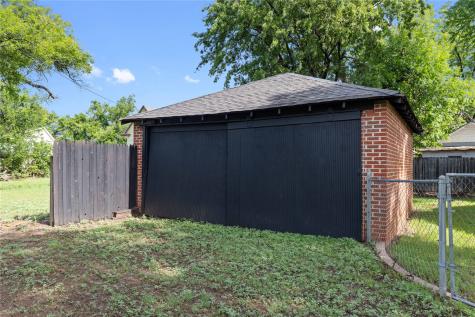 204 S Nueces Street Coleman TX 76834