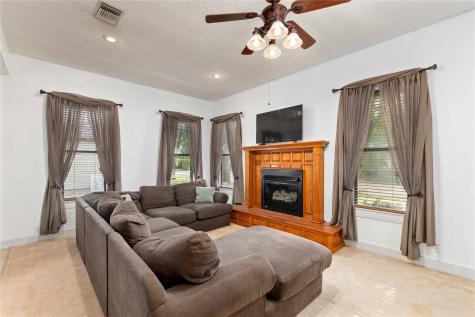 204 S Nueces Street Coleman TX 76834