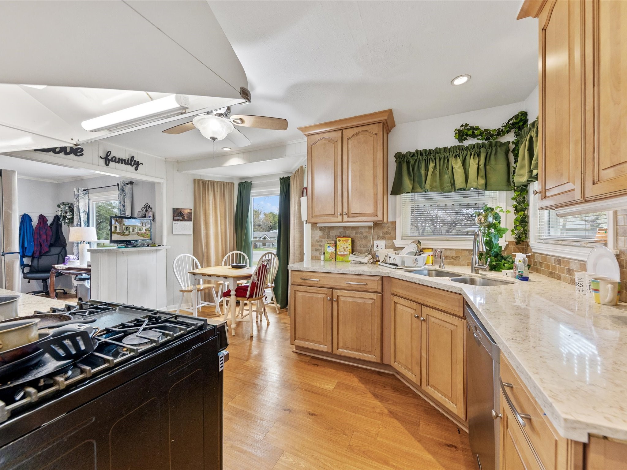 2153 W Lotus Avenue Fort Worth TX 76111
