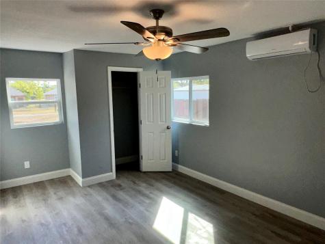 712 W Bond Street Denison TX 75020