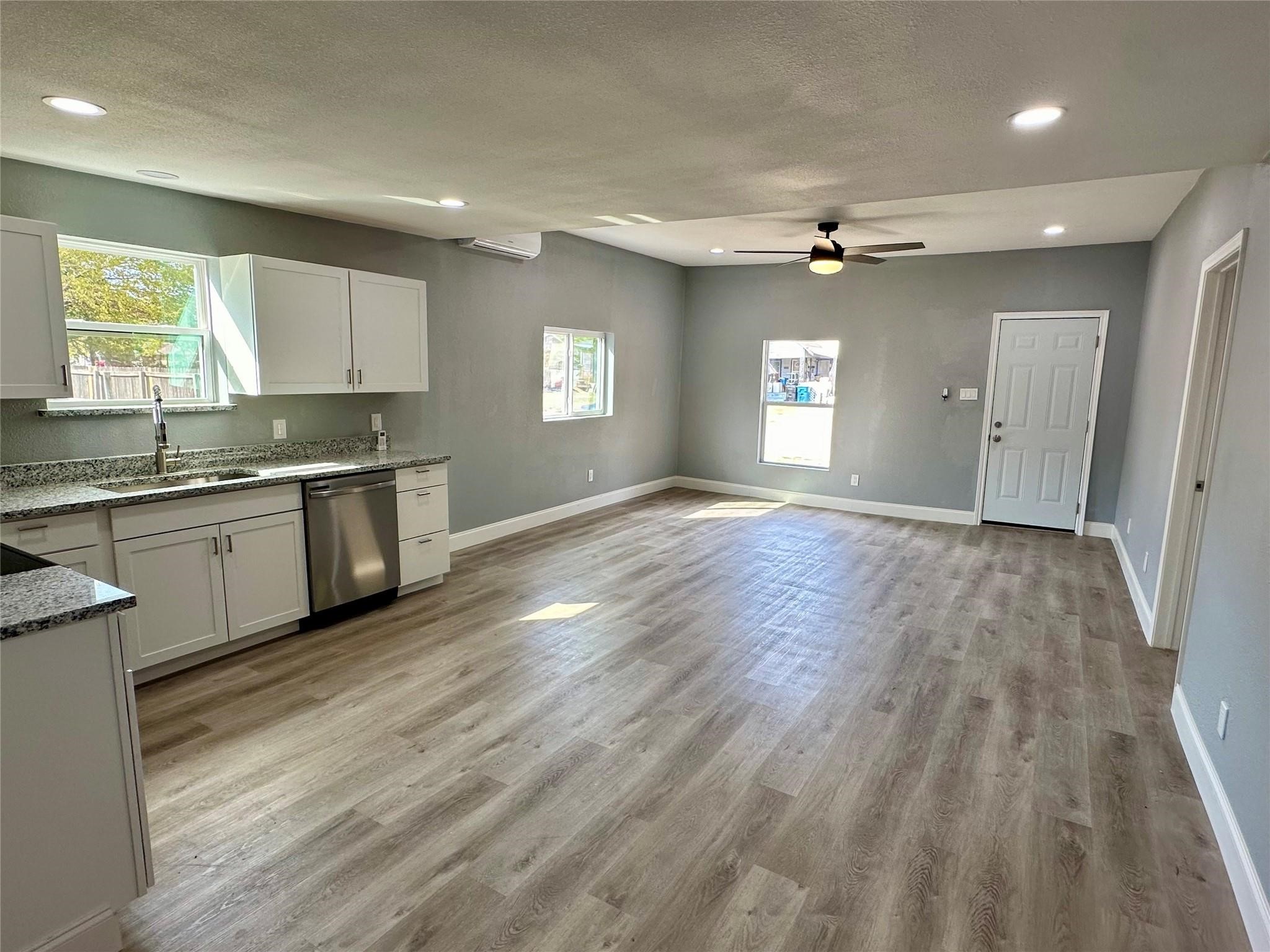 712 W Bond Street Denison TX 75020