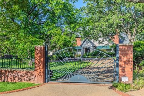 1 Creekside Drive Greenville TX 75402