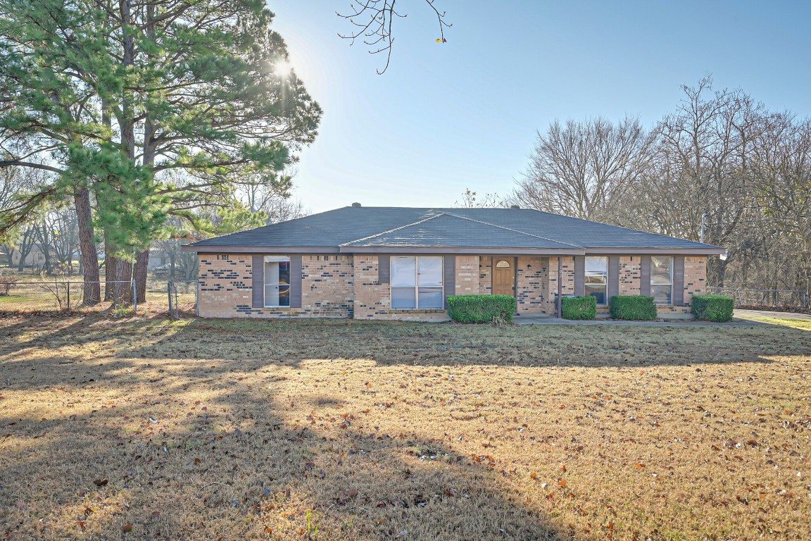 102 Amy Court Burleson TX 76028